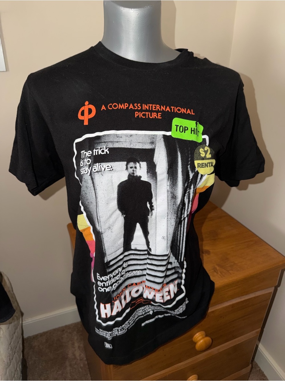 Hot Topic Michael Myers Halloween Graphic Shirt M - Picture 1 of 3